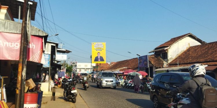baliho pasar